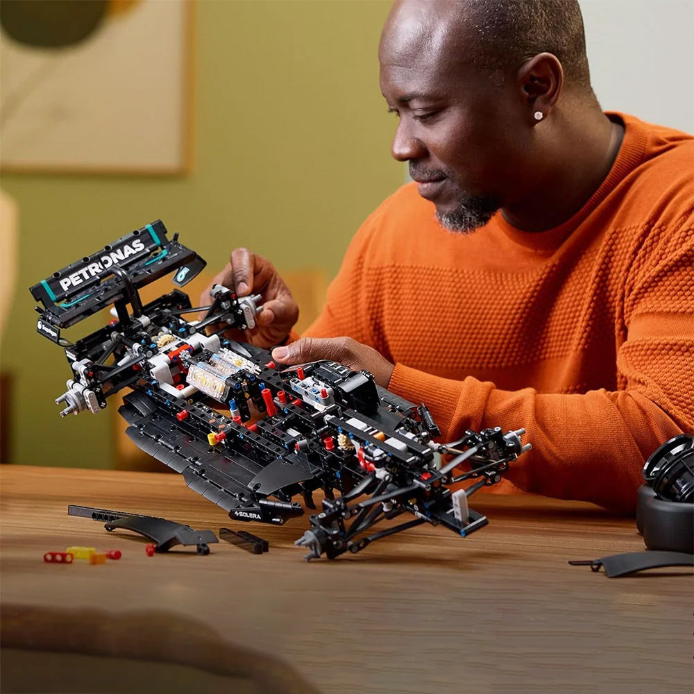 F1 W14 E Performance - 1642 Peças de Blocos de Construção para Montar F1 W14 E Performance - 1642 Peças de Blocos de Construção para Montar